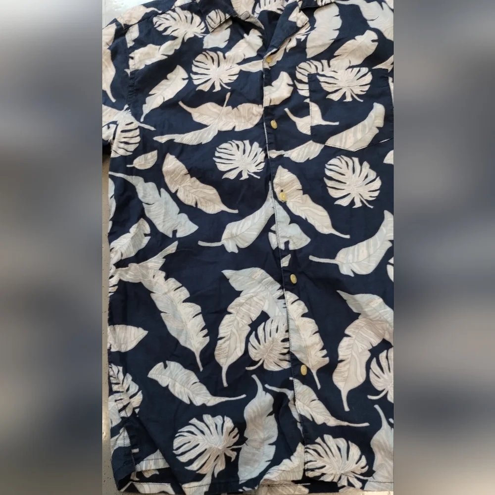 SONOMA Leaf Print Vacation Shirt Blue & White Hawaii Casual Shirts Boy button up - Picture 7 of 11